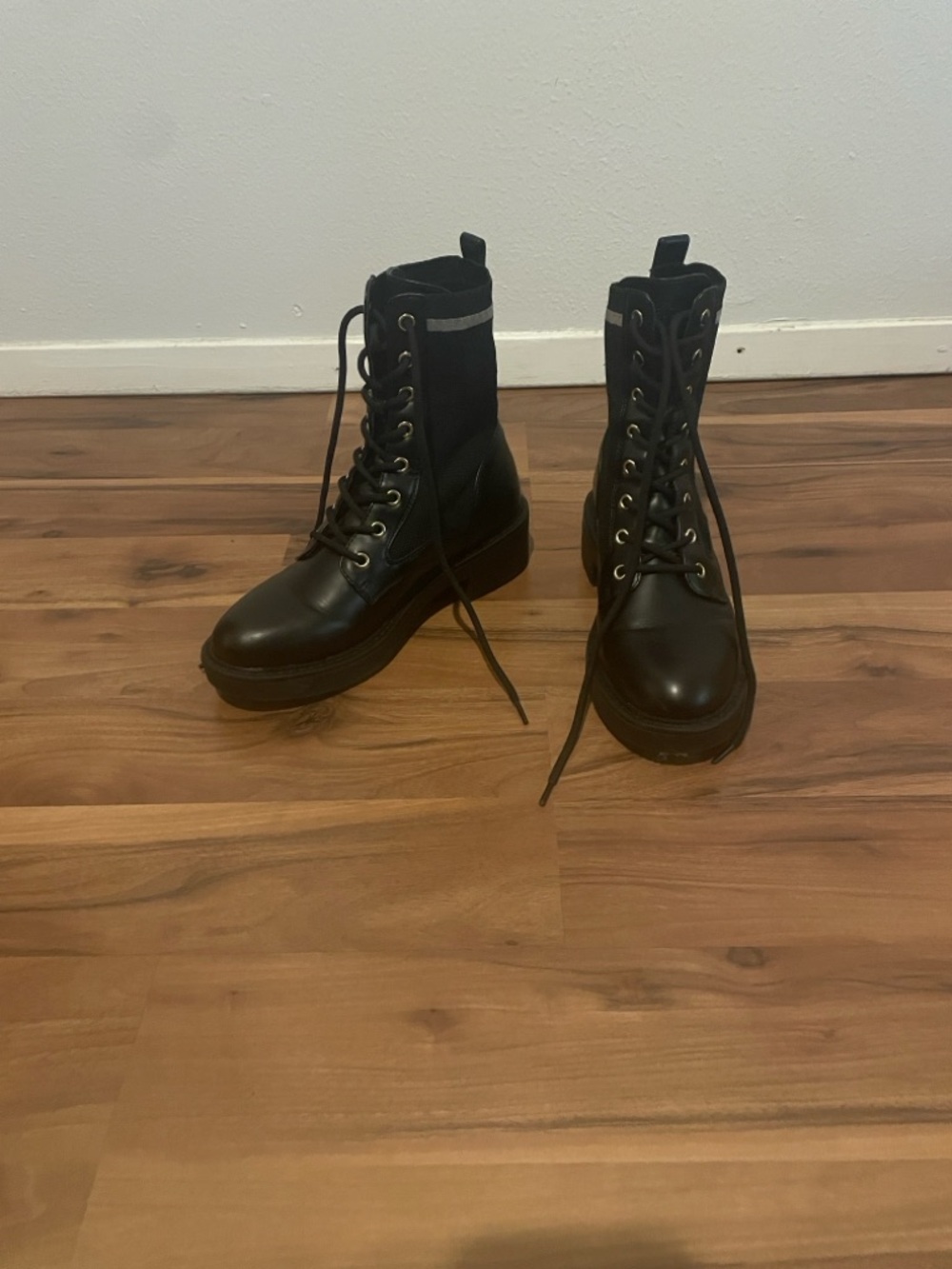 Tommy Hilfiger size 7.5 Black Leather Lace-Up Combat Moto Boots Like New - Picture 5 of 6
